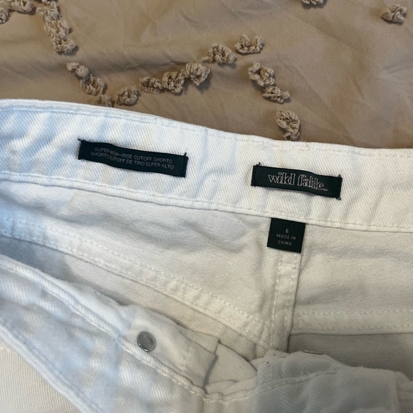 Wild fable white Jean shorts! - Picture 3 of 3